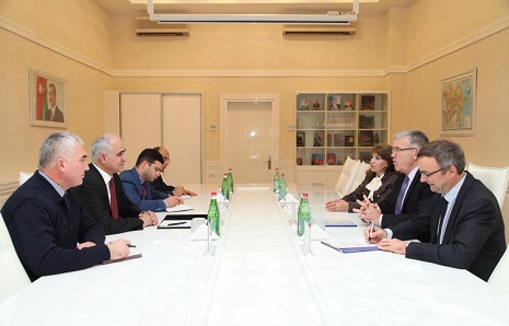 Vice-President of "Total" visits Ministry of Economy and Industry